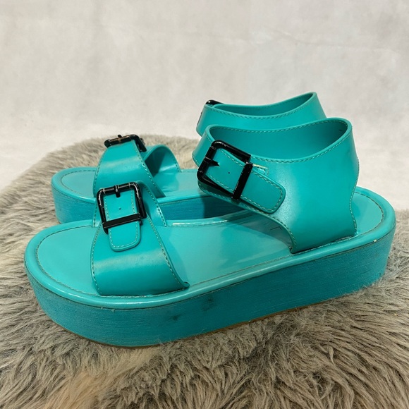 Platform buckle sandals - Picture 3 of 3